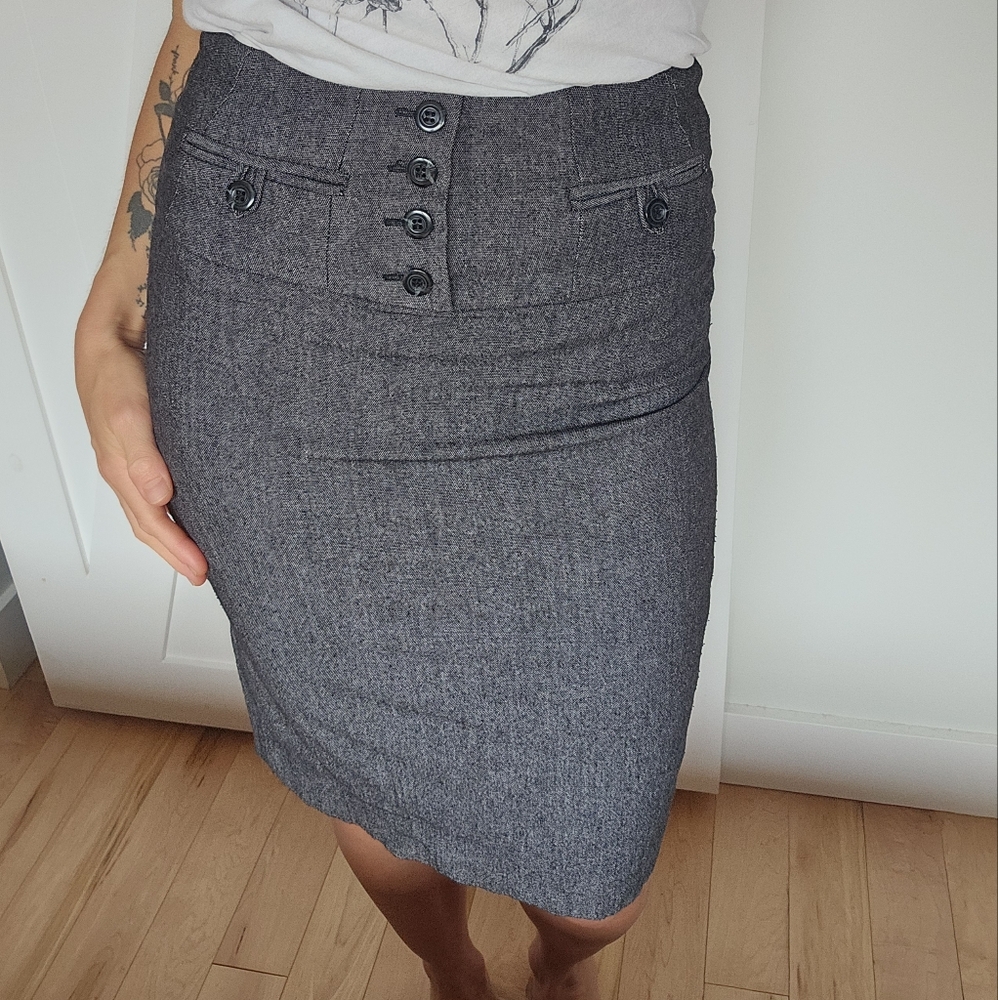 Le Chateau pencil skirt dark taupe grey  great condition! Fits 2…